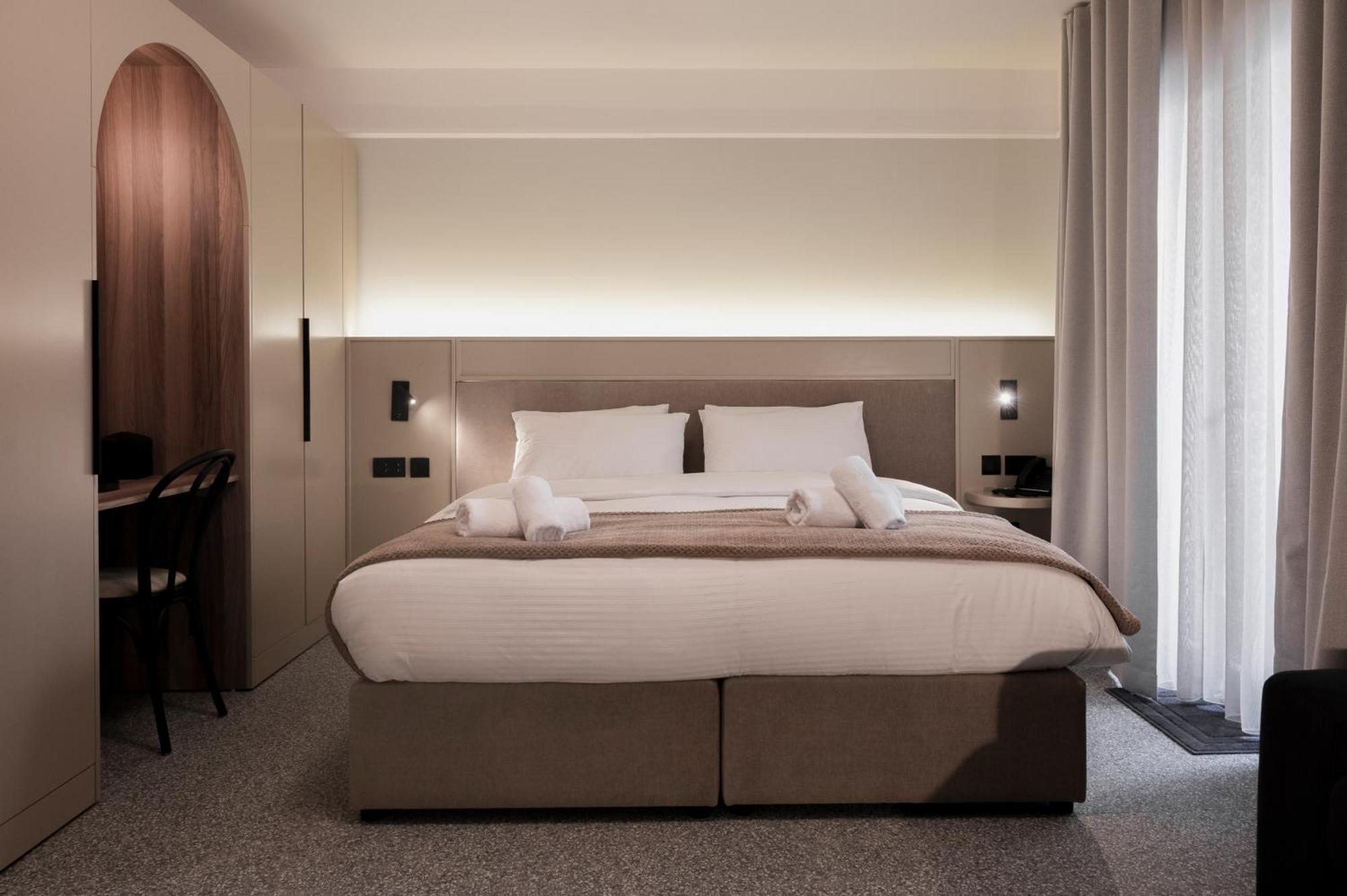Maria Rosa Suites Victoria Ngoại thất bức ảnh